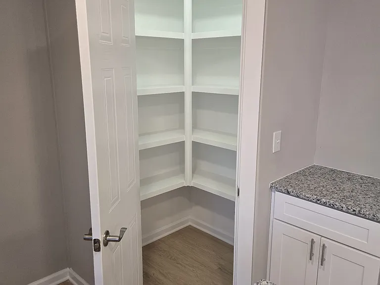 223 E Park Ave — Photo 6