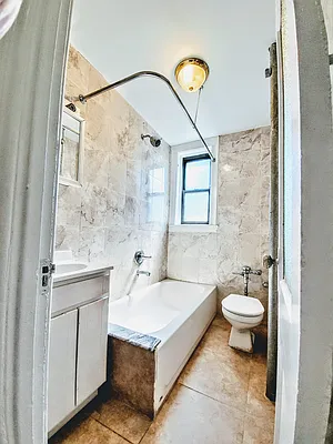 Rented by Compass | media 71