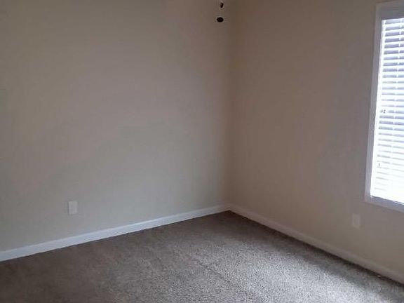 5th image of 3300 Highpoint Ct Unit D