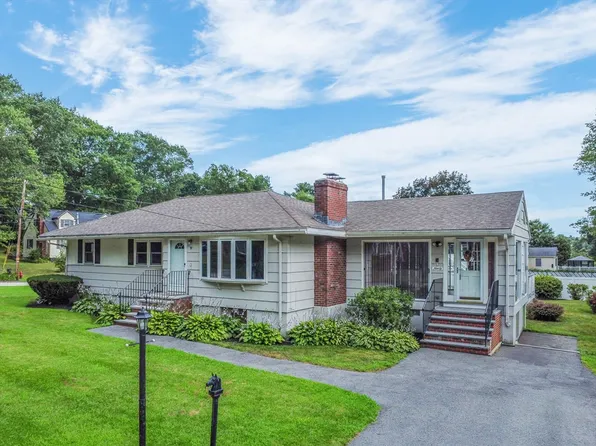 90 Butternut Ln, Methuen, MA 01844