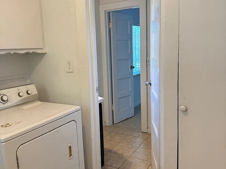 6275 Sultana Dr — Photo 2
