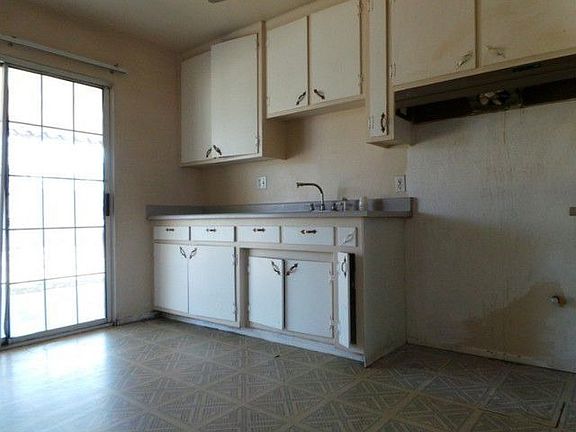 048-433596-kitchen-22-22236292