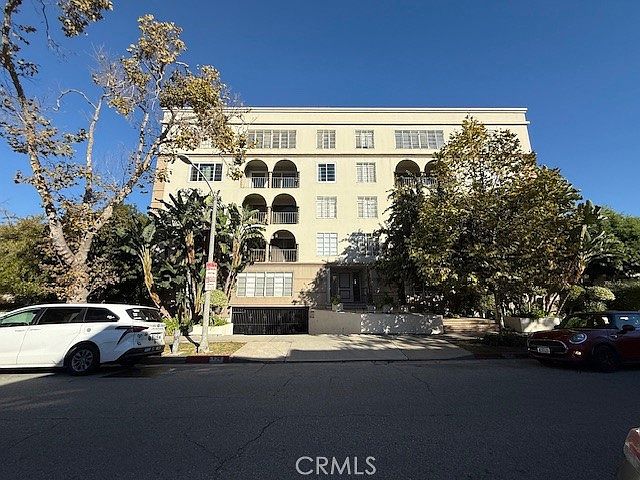 1st image of 434 S Canon Dr APT 202