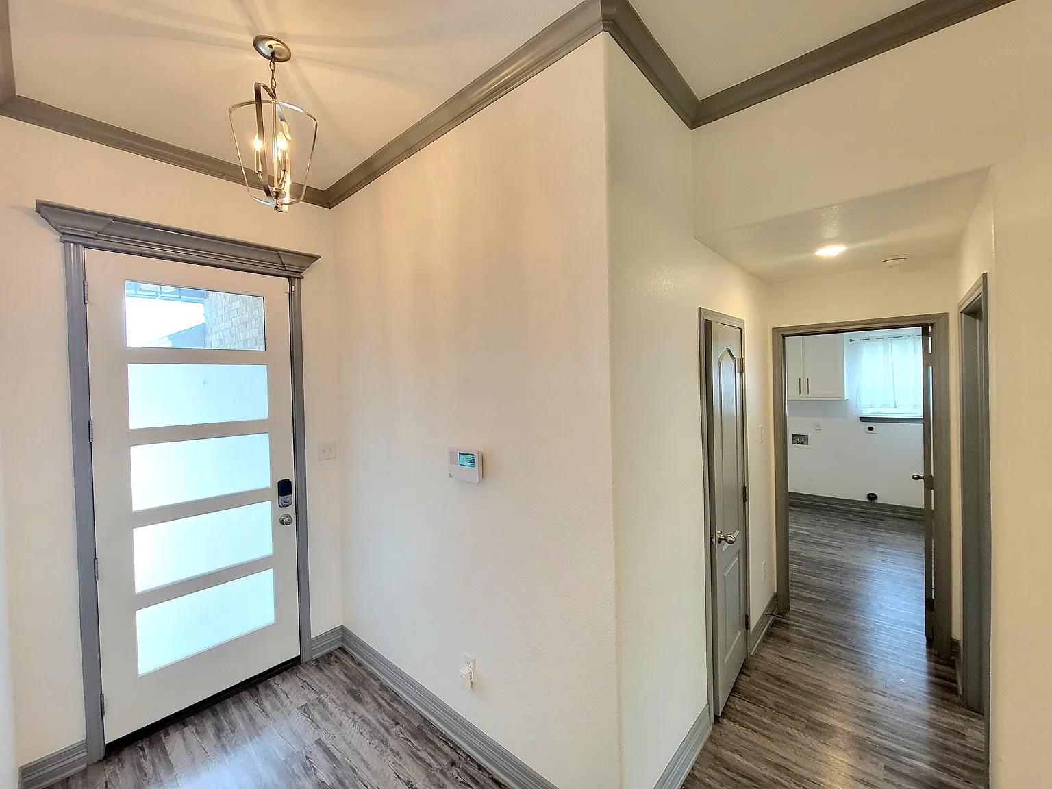 4 bed, 2076 sqft, $2,200 — Photo 4