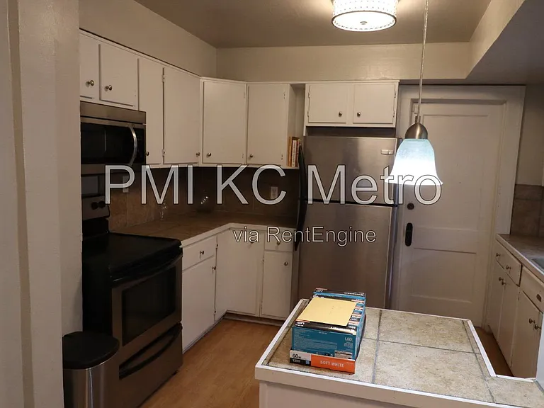 5331 Charlotte St #B — Photo 4