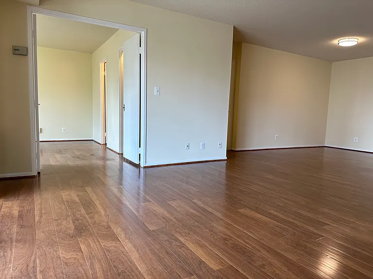 8350 Greensboro Dr #403 — Photo 8