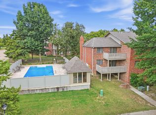 104 E Green Meadows Rd APT 22, Columbia, MO 65203