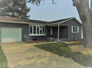 3304 W Rusholme St, Davenport, IA 52804