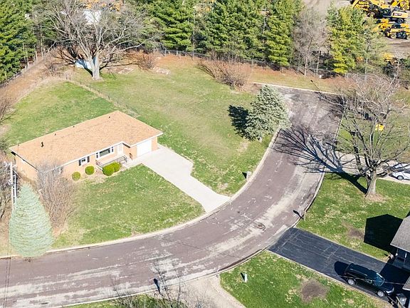 5th image of 135 Glenview Ave