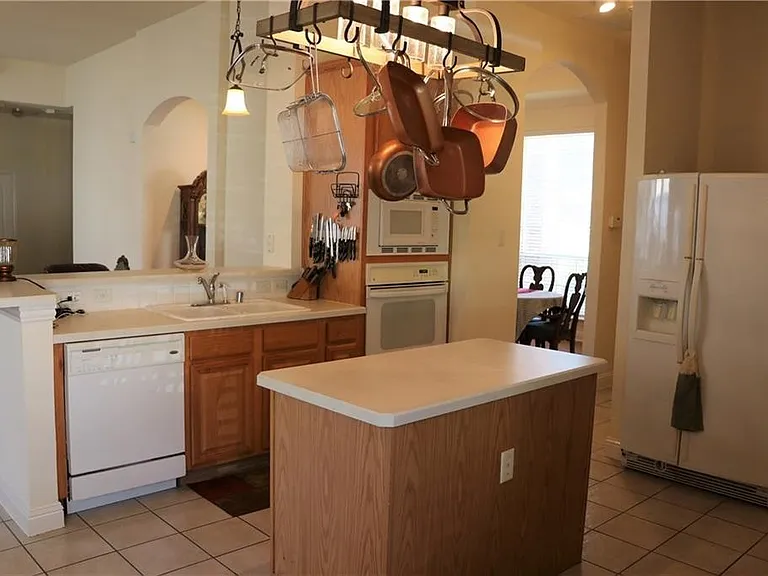123 Hillcrest Dr — Photo 4