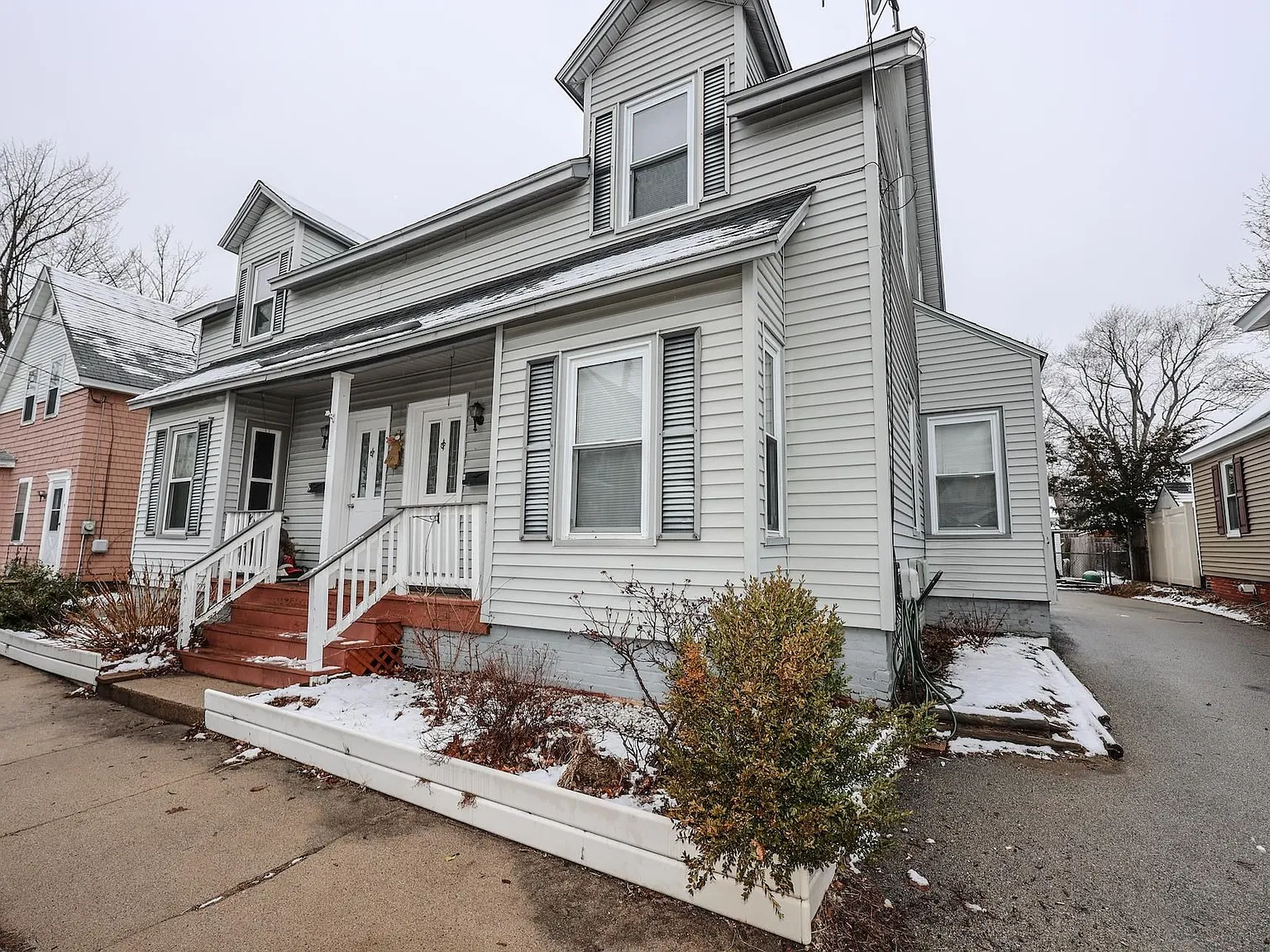2 bed, 1.0 bath, 1188 sqft, $2,200 — Photo 2