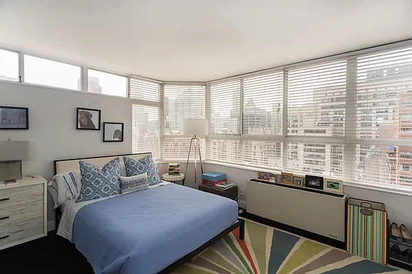 Sold by Judith Moschera, LREB | media 3