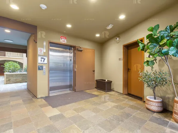 (Ellie:A) Hoffman Terraces, 12104 Hoffman St APT 302, Studio City, CA 91604