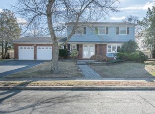 5 Lexington Rd, Howell, NJ 07731