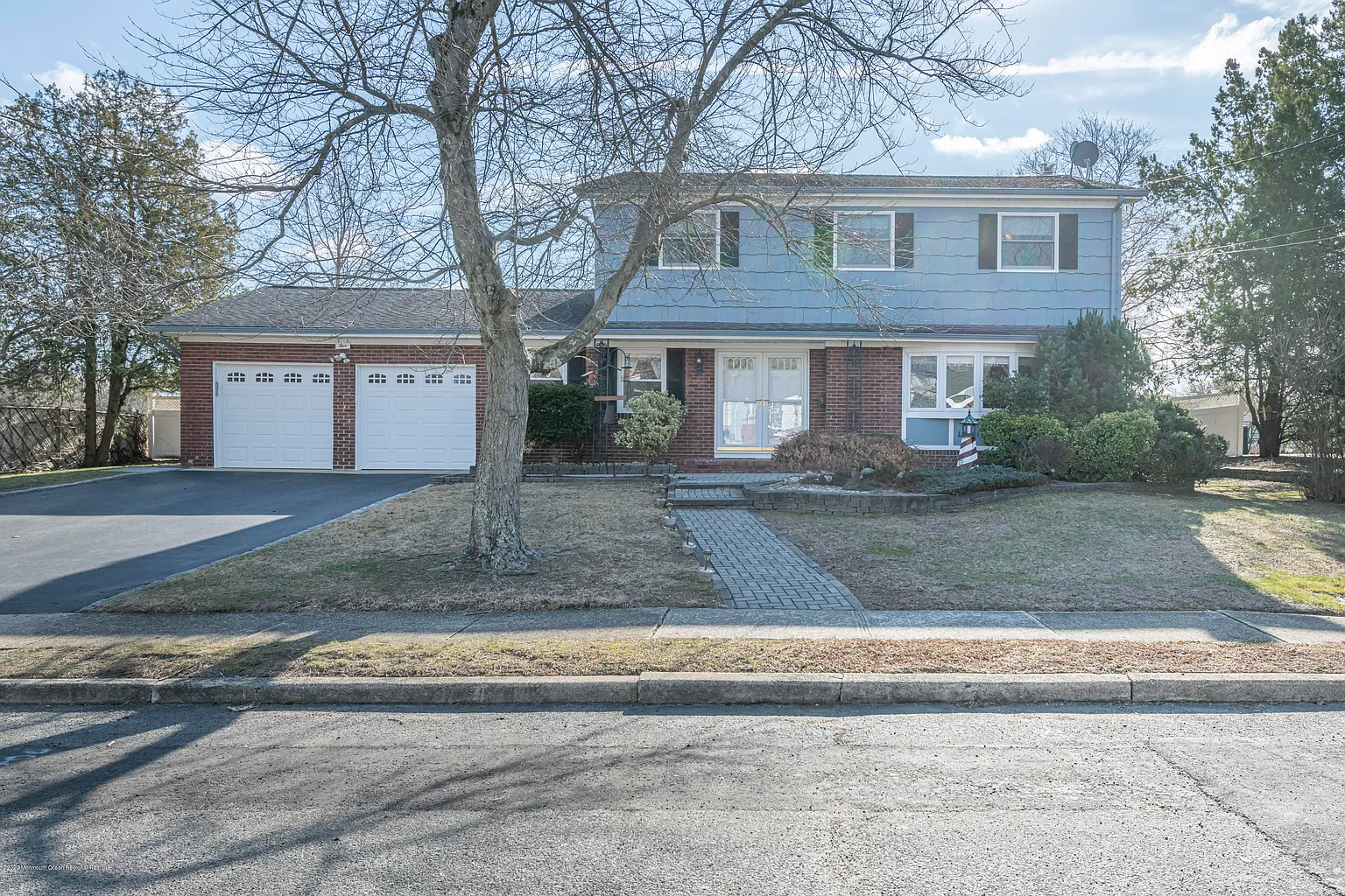 5 Lexington Rd photo 1