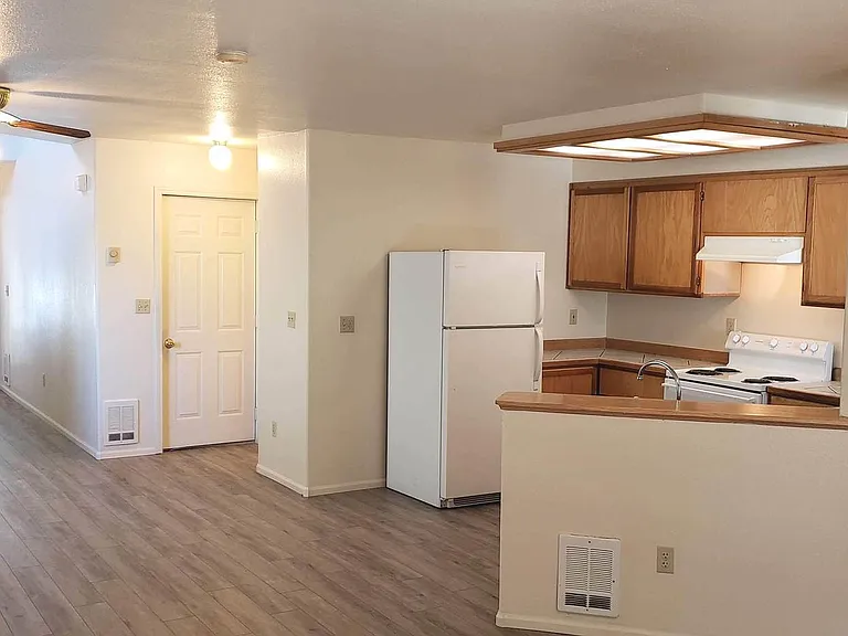 616s41 — Photo 3
