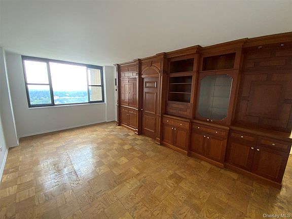 4th image of 26910 Grand Central Parkway #27Z