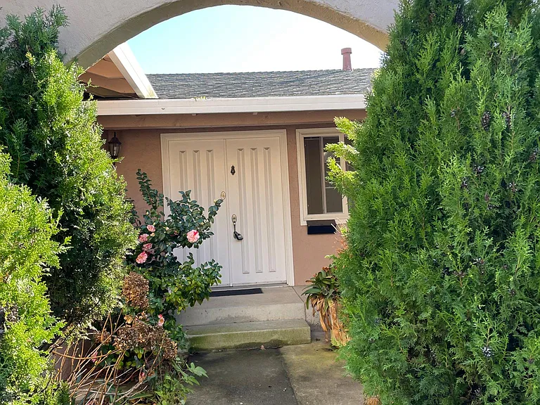6737 San Anselmo Way — Photo 2