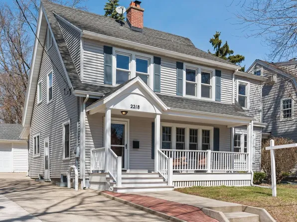 2218 Hillington Green, Madison, WI 53726