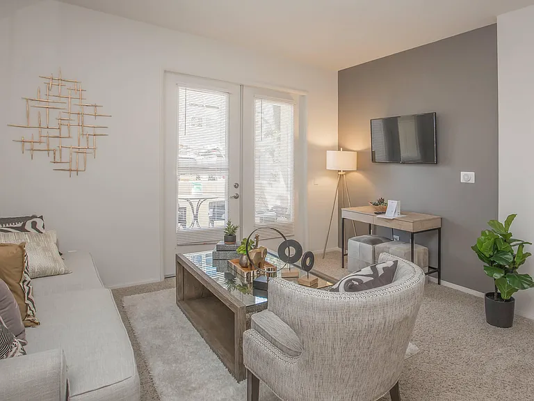 Laurel Vista Apartment Homes — Photo 19