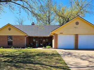 2400 Chapel Hill Rd, Ponca City, OK 74604