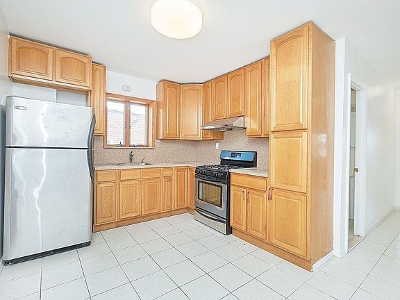 2nd image of 193 Bay 41 St #2B