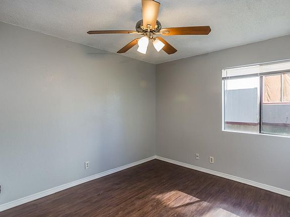 4th image of 408 Lake Creek Cir