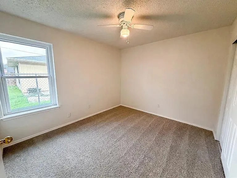 10304 Pondwood Dr — Photo 9