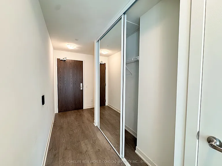 4955 Yonge St #806 — Photo 3