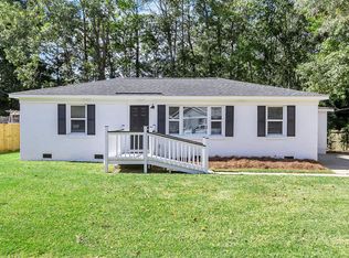 12 Henderson Dr, Goose Creek, SC 29445
