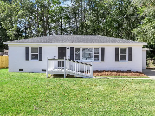 12 Henderson Dr, Goose Creek, SC 29445