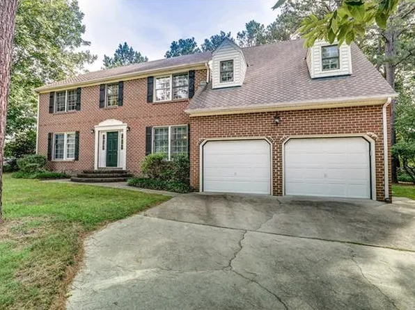 4748 Pompton Ln, Chester, VA 23831