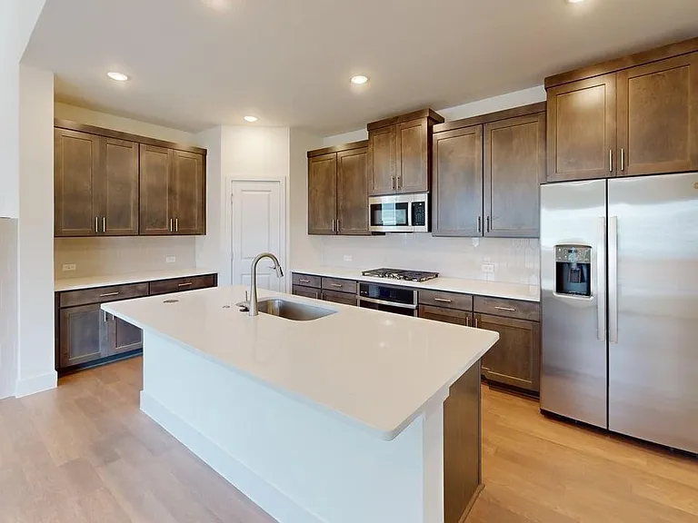 7033 Lathrop Ln — Photo 18