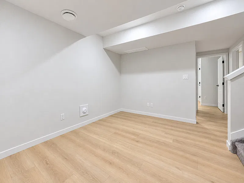 2 bed, 1.0 bath, 700 sqft, $1,050 — Photo 4