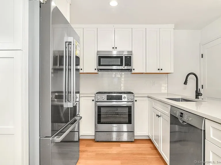 54 Main St — Photo 10