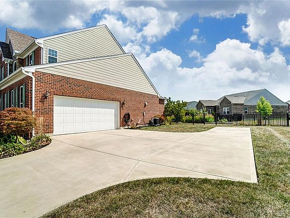4th image of 9720 Linden Brook Dr