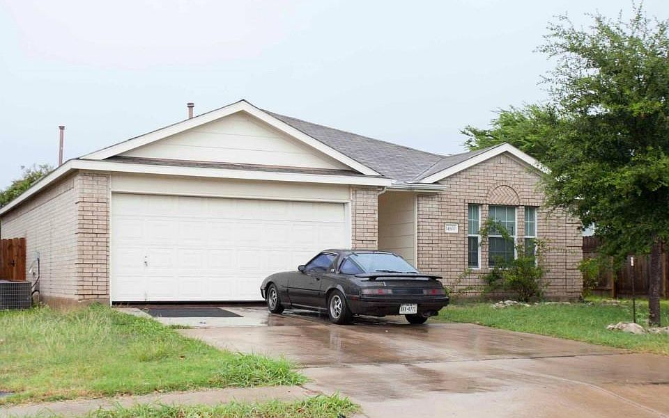 1st image of 14800 Lantern Dr