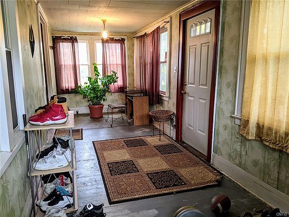 3rd image of 216 E Florence Ave