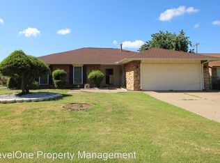 2108 W Rockypoint Dr, Edmond, OK 73003