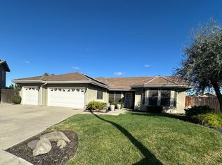 540 W Birch Ct, Hanford, CA 93230