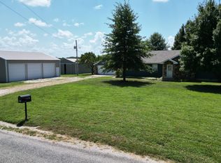 1178 E 418th Rd, Bolivar, MO 65613