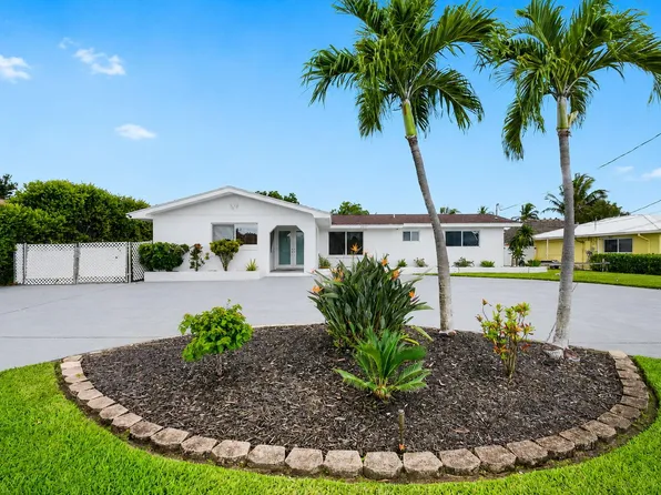 7951 W Lake Drive, Lake Clarke Shores, FL 33406