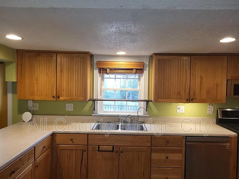 311 Retreat St — Photo 9