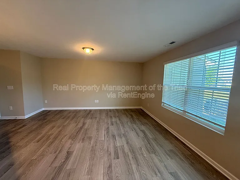 3907 Copperfield Ct — Photo 9