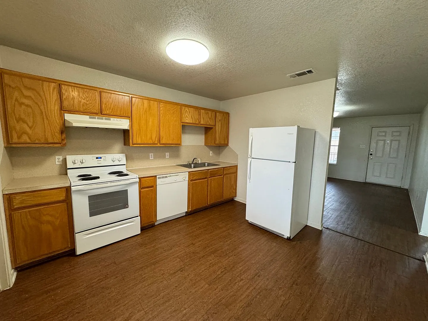 3301 Barcelona Dr — Photo 4