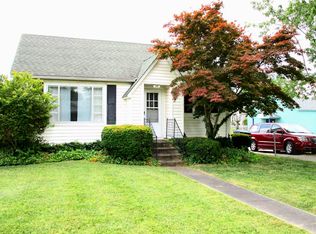 641 Oak St, Carmi, IL 62821