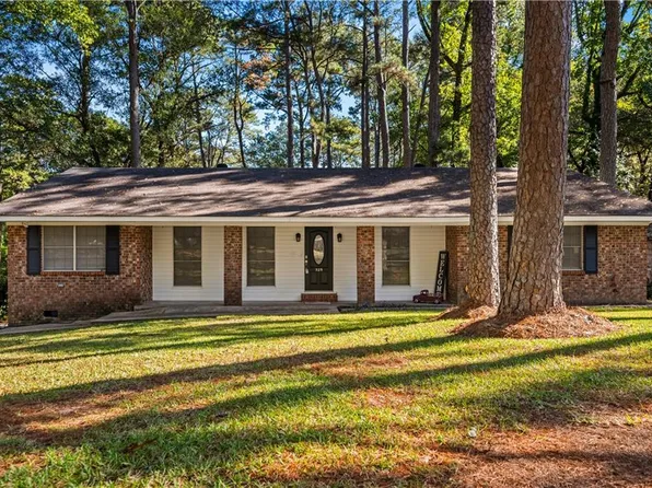 325 Iris Park Dr, Pineville, LA 71360