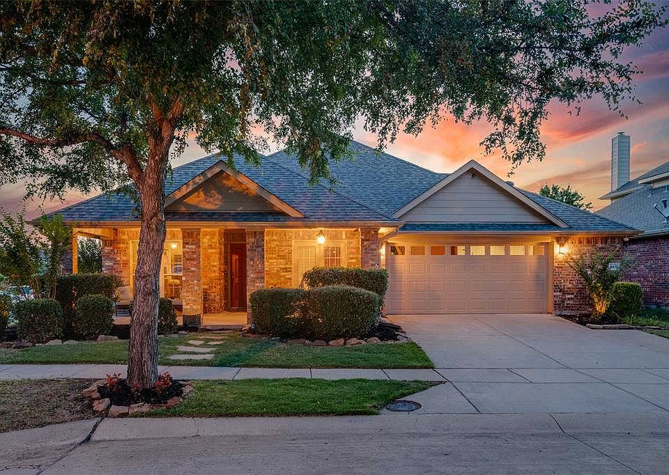 1st image of 4812 Desert Falls Dr