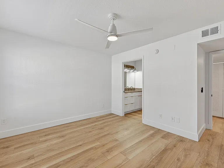 13700 Richmond Park Dr N #1105 — Photo 18