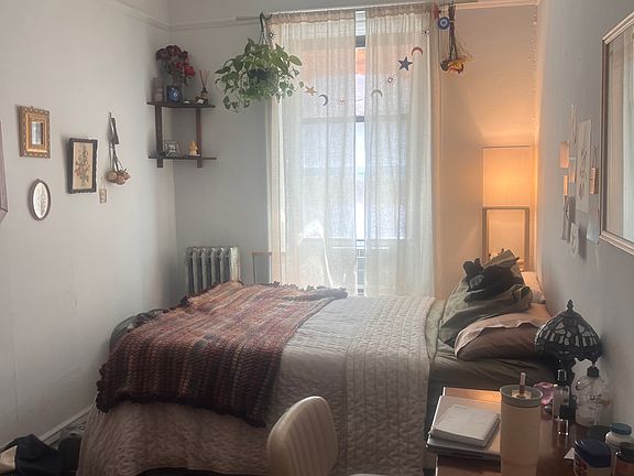 4th image of 415 Saint Johns Pl #7